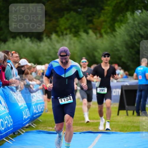 30.08.2026 - Elbe Triathlon Hamburg LAZAROV Photography http://msf.ph/oto/10061359 30.08.2026 11:44:34 Ziel 395, 862, 1154, 1161, 1384 meine-sportfotos.de