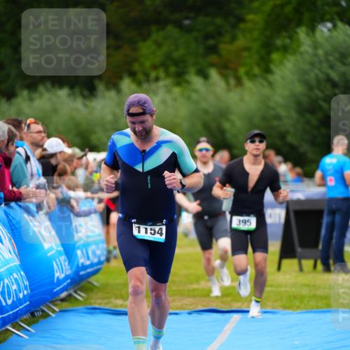 30.08.2026 - Elbe Triathlon Hamburg LAZAROV Photography http://msf.ph/oto/10061362 30.08.2026 11:44:35 Ziel 395, 862, 1154, 1161, 1384 meine-sportfotos.de