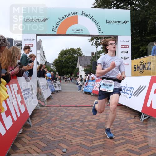 30.08.2026 - Blankeneser Heldenlauf Lena Gebhardt http://msf.ph/oto/10061373 30.08.2026 12:31:12 Ziel 4013, 4159, 4440 meine-sportfotos.de