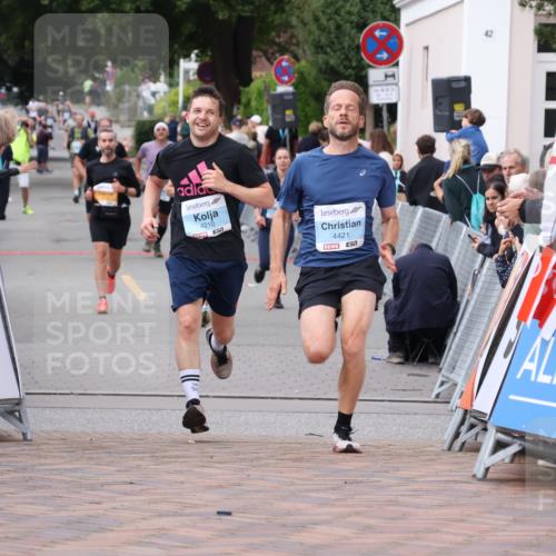 30.08.2026 - Blankeneser Heldenlauf Lena Gebhardt http://msf.ph/oto/10061401 30.08.2026 12:31:19 Ziel 4210, 4421, 4440 meine-sportfotos.de