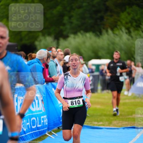 30.08.2026 - Elbe Triathlon Hamburg LAZAROV Photography http://msf.ph/oto/10061464 30.08.2026 11:44:51 Ziel 810, 1082, 1258, 1326 meine-sportfotos.de