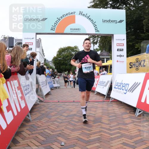 30.08.2026 - Blankeneser Heldenlauf Lena Gebhardt http://msf.ph/oto/10061470 30.08.2026 12:31:23 Ziel 4008, 4210, 4394, 4421, 4422 meine-sportfotos.de