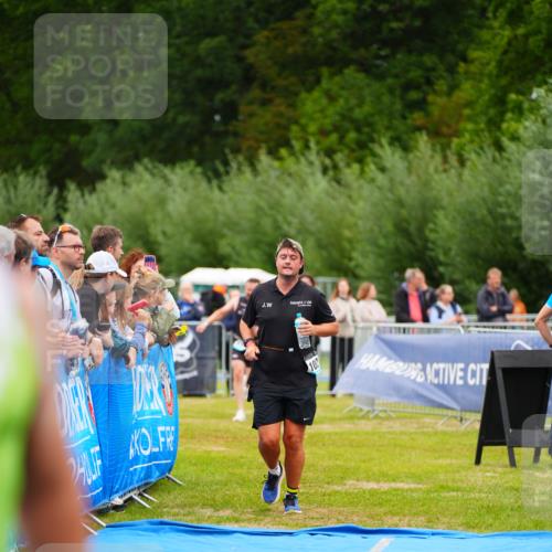 30.08.2026 - Elbe Triathlon Hamburg LAZAROV Photography http://msf.ph/oto/10061474 30.08.2026 11:44:52 Ziel 810, 1082, 1296, 1326 meine-sportfotos.de