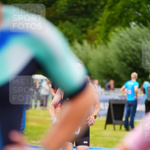 30.08.2026 - Elbe Triathlon Hamburg LAZAROV Photography http://msf.ph/oto/10061508 30.08.2026 11:45:01 Ziel 1296 meine-sportfotos.de