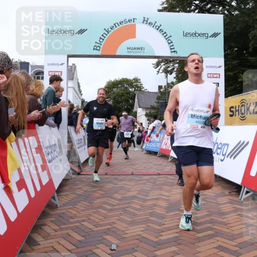 30.08.2026 - Blankeneser Heldenlauf Lena Gebhardt http://msf.ph/oto/10061519 30.08.2026 12:31:28 Ziel 2705, 4008, 4210, 4394, 4395, 4421, 4422 meine-sportfotos.de