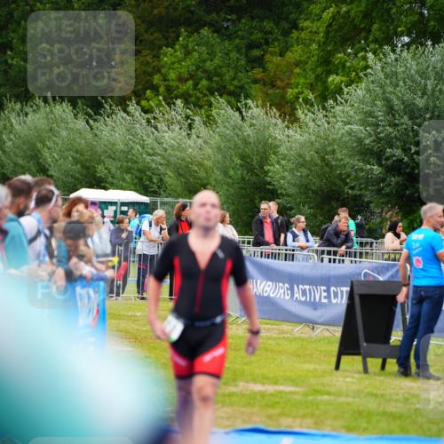 30.08.2026 - Elbe Triathlon Hamburg LAZAROV Photography http://msf.ph/oto/10061539 30.08.2026 11:45:07 Ziel 710 meine-sportfotos.de