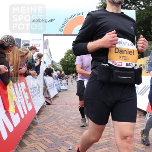 30.08.2026 - Blankeneser Heldenlauf Lena Gebhardt http://msf.ph/oto/10061570 30.08.2026 12:31:30 Ziel 2705, 4008, 4210, 4394, 4395, 4422 meine-sportfotos.de