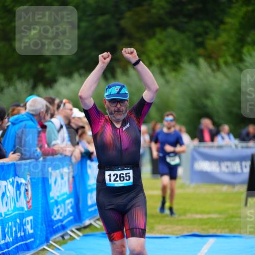 30.08.2026 - Elbe Triathlon Hamburg LAZAROV Photography http://msf.ph/oto/10061576 30.08.2026 11:45:17 Ziel 547, 1265 meine-sportfotos.de