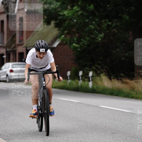 30.08.2026 - Elbe Triathlon Hamburg Michael Burmester http://msf.ph/oto/10061578 30.08.2026 14:17:50 Radfahren 128 meine-sportfotos.de