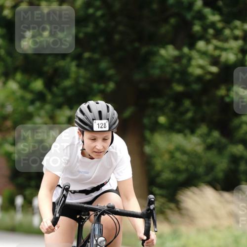 30.08.2026 - Elbe Triathlon Hamburg Michael Burmester http://msf.ph/oto/10061579 30.08.2026 14:17:51 Radfahren 128 meine-sportfotos.de