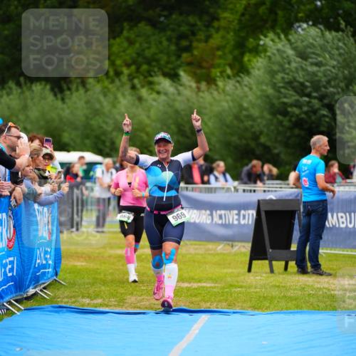 30.08.2026 - Elbe Triathlon Hamburg LAZAROV Photography http://msf.ph/oto/10061629 30.08.2026 11:45:27 Ziel 868, 969 meine-sportfotos.de