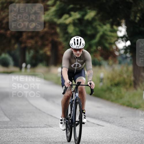 30.08.2026 - Elbe Triathlon Hamburg Michael Burmester http://msf.ph/oto/10061637 30.08.2026 08:47:16 Radfahren 215 meine-sportfotos.de