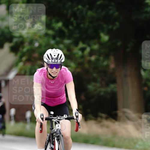 30.08.2026 - Elbe Triathlon Hamburg Michael Burmester http://msf.ph/oto/10061645 30.08.2026 14:18:31 Radfahren 145 meine-sportfotos.de
