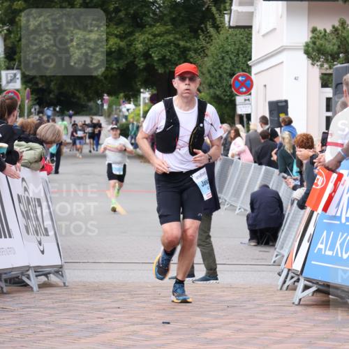 30.08.2026 - Blankeneser Heldenlauf Lena Gebhardt http://msf.ph/oto/10061647 30.08.2026 12:31:42 Ziel 4170, 4203 meine-sportfotos.de