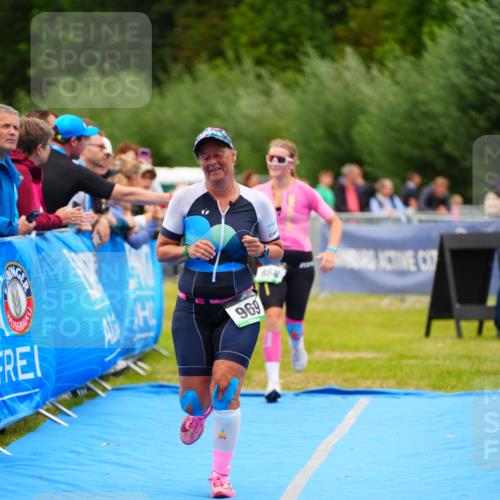 30.08.2026 - Elbe Triathlon Hamburg LAZAROV Photography http://msf.ph/oto/10061655 30.08.2026 11:45:29 Ziel 868, 969 meine-sportfotos.de