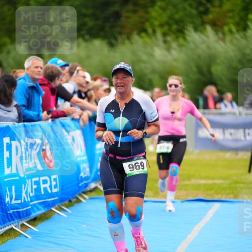 30.08.2026 - Elbe Triathlon Hamburg LAZAROV Photography http://msf.ph/oto/10061661 30.08.2026 11:45:29 Ziel 868, 969 meine-sportfotos.de