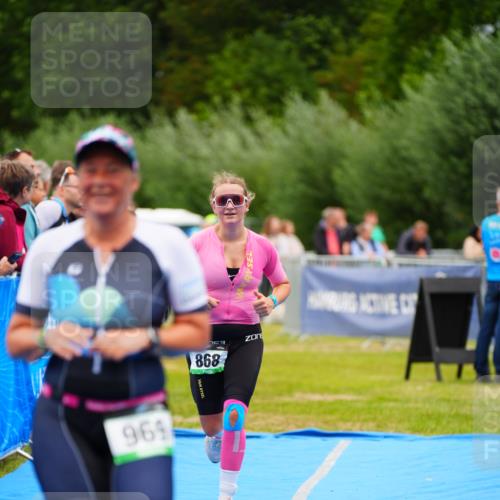 30.08.2026 - Elbe Triathlon Hamburg LAZAROV Photography http://msf.ph/oto/10061674 30.08.2026 11:45:31 Ziel 868, 969, 985 meine-sportfotos.de