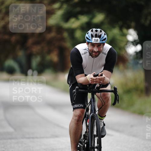 30.08.2026 - Elbe Triathlon Hamburg Michael Burmester http://msf.ph/oto/10061684 30.08.2026 08:48:49 Radfahren 208, 214 meine-sportfotos.de