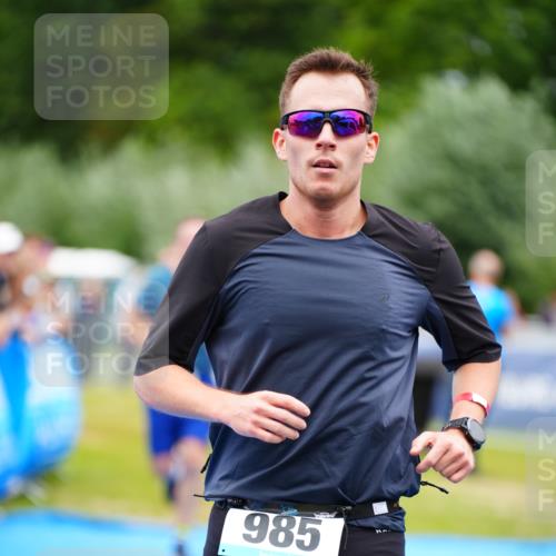 30.08.2026 - Elbe Triathlon Hamburg LAZAROV Photography http://msf.ph/oto/10061697 30.08.2026 11:45:41 Ziel 985, 1248, 1299 meine-sportfotos.de