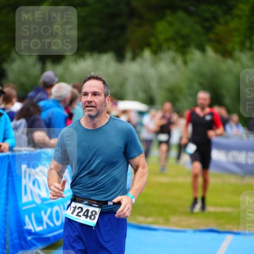 30.08.2026 - Elbe Triathlon Hamburg LAZAROV Photography http://msf.ph/oto/10061711 30.08.2026 11:45:44 Ziel 1248, 1299 meine-sportfotos.de