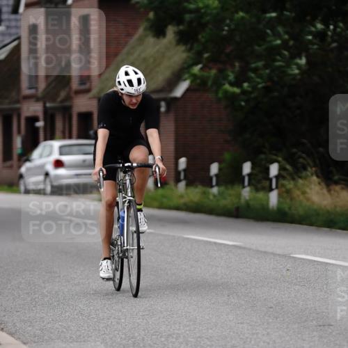 30.08.2026 - Elbe Triathlon Hamburg Michael Burmester http://msf.ph/oto/10061717 30.08.2026 14:19:20 Radfahren 163 meine-sportfotos.de