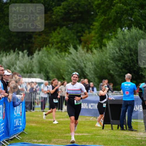 30.08.2026 - Elbe Triathlon Hamburg LAZAROV Photography http://msf.ph/oto/10061766 30.08.2026 11:46:09 Ziel 873 meine-sportfotos.de