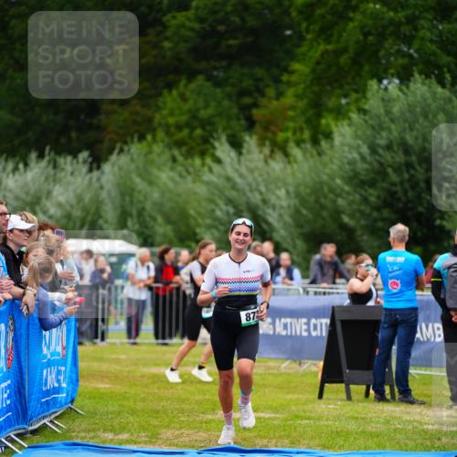 30.08.2026 - Elbe Triathlon Hamburg LAZAROV Photography http://msf.ph/oto/10061770 30.08.2026 11:46:09 Ziel 873 meine-sportfotos.de