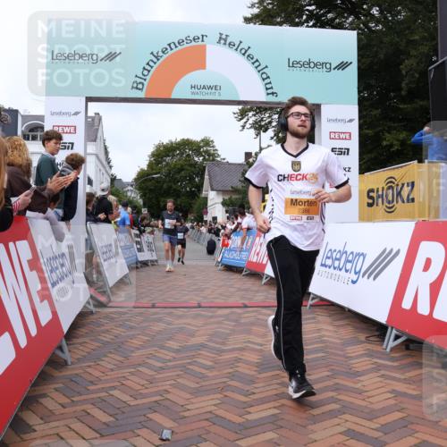 30.08.2026 - Blankeneser Heldenlauf Lena Gebhardt http://msf.ph/oto/10061774 30.08.2026 12:32:07 Ziel 2388, 4303, 4312 meine-sportfotos.de