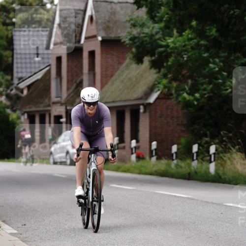 30.08.2026 - Elbe Triathlon Hamburg Michael Burmester http://msf.ph/oto/10061778 30.08.2026 14:19:56 Radfahren 136, 143, 167, 170 meine-sportfotos.de