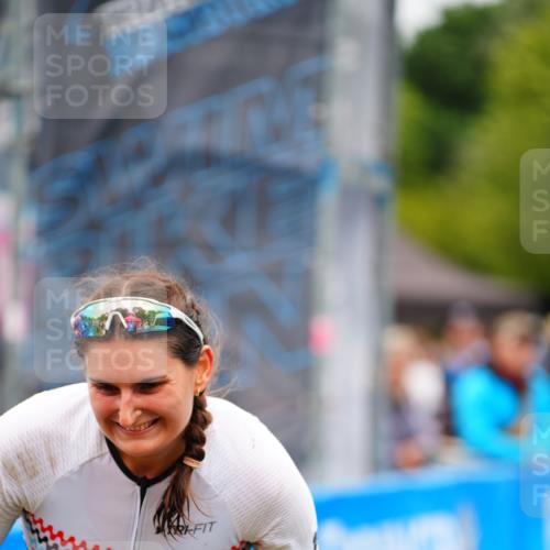 30.08.2026 - Elbe Triathlon Hamburg LAZAROV Photography http://msf.ph/oto/10061797 30.08.2026 11:46:15 Ziel 873 meine-sportfotos.de