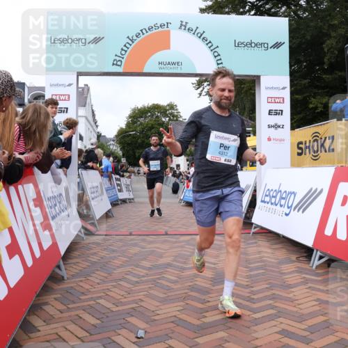 30.08.2026 - Blankeneser Heldenlauf Lena Gebhardt http://msf.ph/oto/10061811 30.08.2026 12:32:10 Ziel 2388, 4303, 4312 meine-sportfotos.de