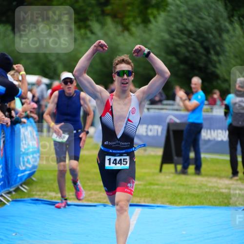 30.08.2026 - Elbe Triathlon Hamburg LAZAROV Photography http://msf.ph/oto/10061895 30.08.2026 11:46:57 Ziel 737, 788, 1445 meine-sportfotos.de