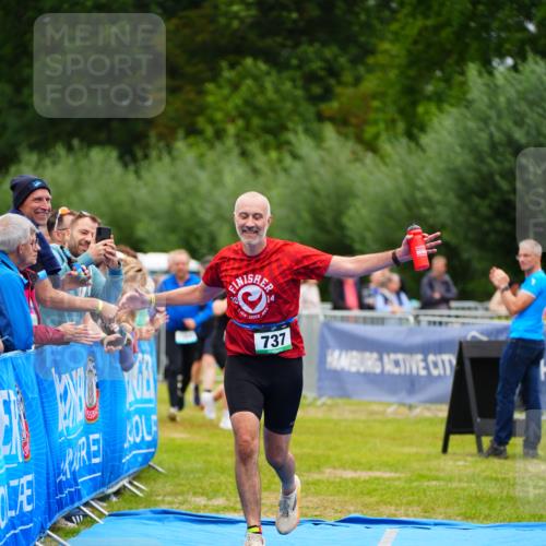 30.08.2026 - Elbe Triathlon Hamburg LAZAROV Photography http://msf.ph/oto/10061932 30.08.2026 11:47:02 Ziel 737, 788, 1294 meine-sportfotos.de