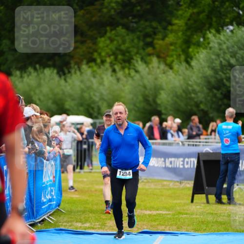 30.08.2026 - Elbe Triathlon Hamburg LAZAROV Photography http://msf.ph/oto/10061939 30.08.2026 11:47:07 Ziel 737, 1294, 1311, 1379 meine-sportfotos.de