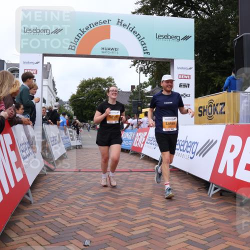 30.08.2026 - Blankeneser Heldenlauf Lena Gebhardt http://msf.ph/oto/10061946 30.08.2026 12:32:38 Ziel 2540, 2820, 2821 meine-sportfotos.de