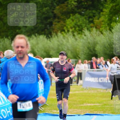 30.08.2026 - Elbe Triathlon Hamburg LAZAROV Photography http://msf.ph/oto/10061954 30.08.2026 11:47:09 Ziel 1294, 1311, 1379 meine-sportfotos.de