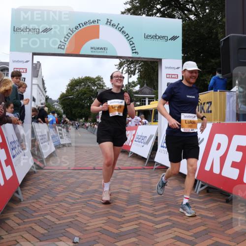 30.08.2026 - Blankeneser Heldenlauf Lena Gebhardt http://msf.ph/oto/10061955 30.08.2026 12:32:39 Ziel 2540, 2820, 2821 meine-sportfotos.de