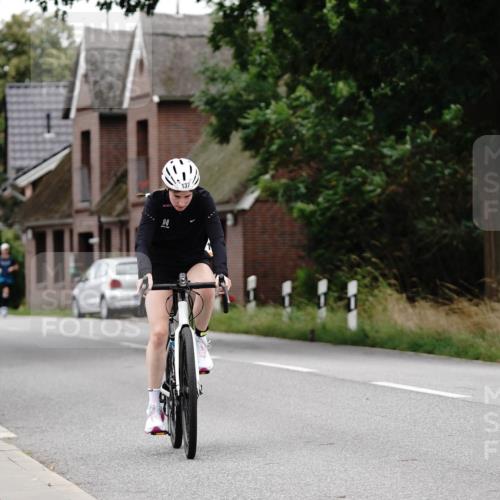 30.08.2026 - Elbe Triathlon Hamburg Michael Burmester http://msf.ph/oto/10062012 30.08.2026 14:23:54 Radfahren 137, 178 meine-sportfotos.de