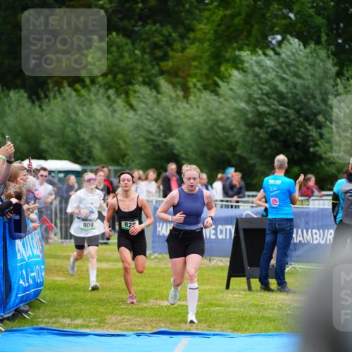 30.08.2026 - Elbe Triathlon Hamburg LAZAROV Photography http://msf.ph/oto/10062018 30.08.2026 11:47:26 Ziel 809, 814, 828, 1383 meine-sportfotos.de