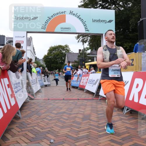 30.08.2026 - Blankeneser Heldenlauf Lena Gebhardt http://msf.ph/oto/10062032 30.08.2026 12:33:02 Ziel 2584, 4012, 4131, 4472 meine-sportfotos.de
