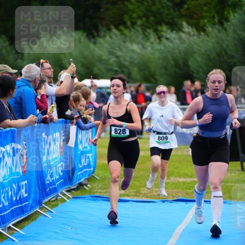 30.08.2026 - Elbe Triathlon Hamburg LAZAROV Photography http://msf.ph/oto/10062037 30.08.2026 11:47:28 Ziel 809, 814, 828, 1383 meine-sportfotos.de