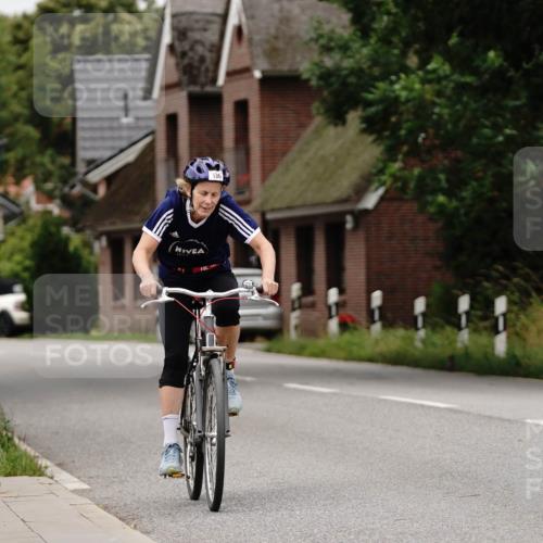30.08.2026 - Elbe Triathlon Hamburg Michael Burmester http://msf.ph/oto/10062063 30.08.2026 14:25:40 Radfahren 136 meine-sportfotos.de