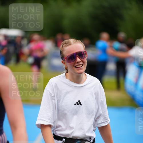 30.08.2026 - Elbe Triathlon Hamburg LAZAROV Photography http://msf.ph/oto/10062067 30.08.2026 11:47:34 Ziel 809, 857, 1383 meine-sportfotos.de