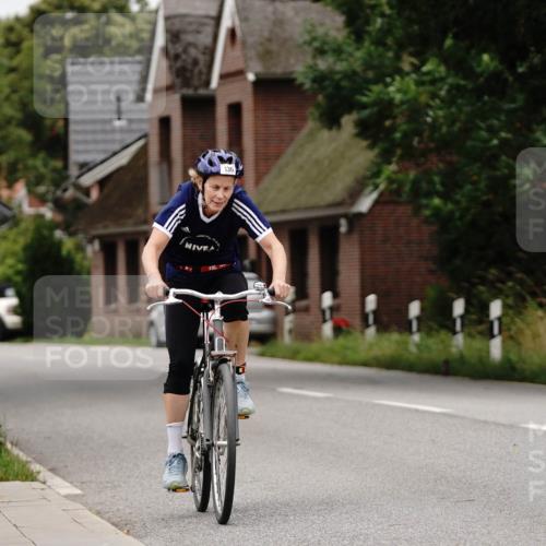 30.08.2026 - Elbe Triathlon Hamburg Michael Burmester http://msf.ph/oto/10062068 30.08.2026 14:25:40 Radfahren 136 meine-sportfotos.de