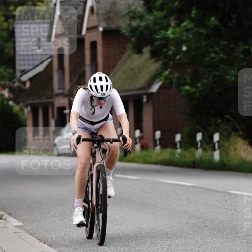 30.08.2026 - Elbe Triathlon Hamburg Michael Burmester http://msf.ph/oto/10062082 30.08.2026 14:26:12 Radfahren 138 meine-sportfotos.de