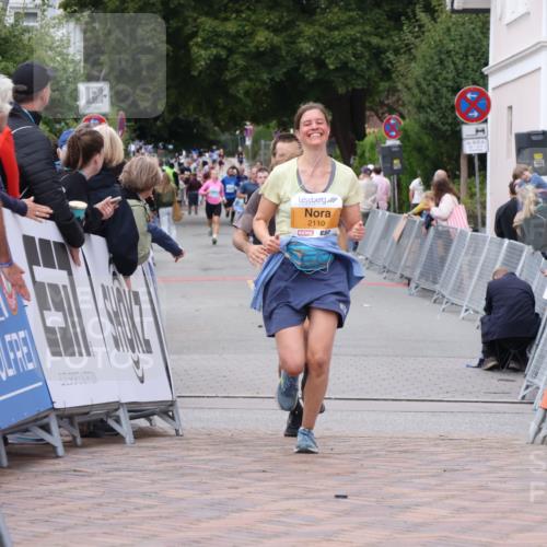 30.08.2026 - Blankeneser Heldenlauf Lena Gebhardt http://msf.ph/oto/10062107 30.08.2026 12:33:09 Ziel 2110, 2584, 4012, 4131, 4483 meine-sportfotos.de
