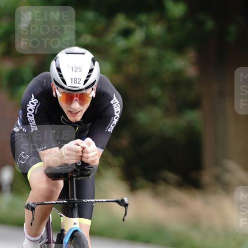 30.08.2026 - Elbe Triathlon Hamburg Michael Burmester http://msf.ph/oto/10062158 30.08.2026 14:43:53 Radfahren  meine-sportfotos.de