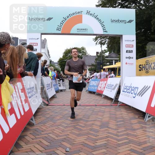 30.08.2026 - Blankeneser Heldenlauf Lena Gebhardt http://msf.ph/oto/10062166 30.08.2026 12:33:13 Ziel 2110, 4131, 4483 meine-sportfotos.de