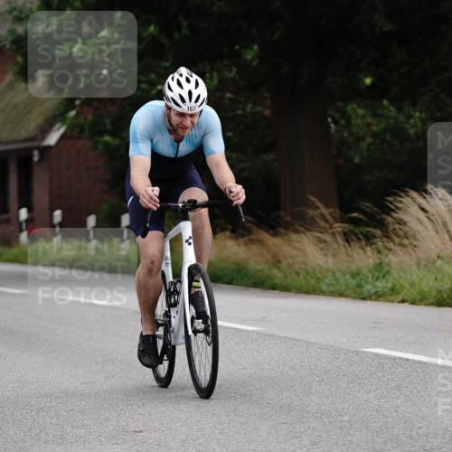 30.08.2026 - Elbe Triathlon Hamburg Michael Burmester http://msf.ph/oto/10062183 30.08.2026 14:44:22 Radfahren 163 meine-sportfotos.de