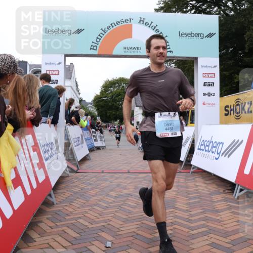 30.08.2026 - Blankeneser Heldenlauf Lena Gebhardt http://msf.ph/oto/10062185 30.08.2026 12:33:13 Ziel 2110, 4131, 4483 meine-sportfotos.de